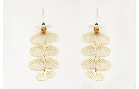 Pendientes perno de abeja pintada a mano con colga