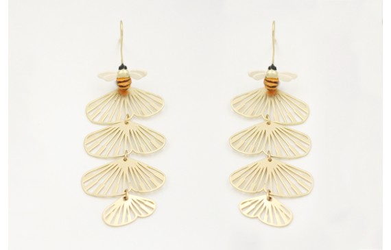 Pendientes perno de abeja pintada a mano con colga