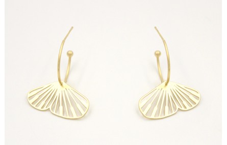 Pendientes aro con bolita oro mate y alas de marip