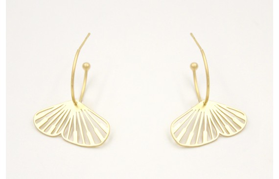 Pendientes aro con bolita oro mate y alas de marip