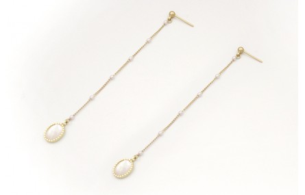 Pendientes largos perno bolita oro mate y cadena m