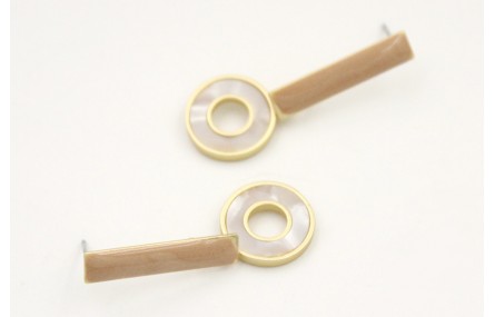 Pendientes perno listón esmaltado arena con colgan