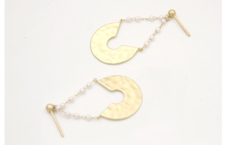 Pendientes perno bolita oro mate con cadena microp