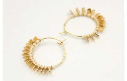 Pendientes aro dorado brillo con rombos dorados y