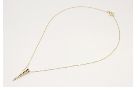 Solitario de cadena de acero inoxidable dorada con