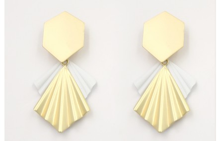 Pendientes perno hexágono dorado con colgante triá