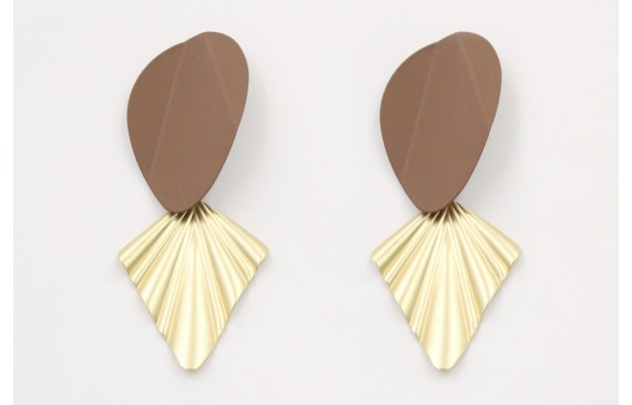 Pendientes perno ovalado doblado esmalte marrón ma