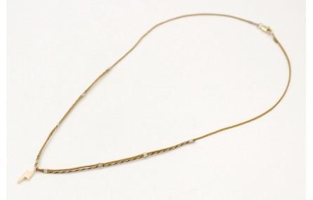 Solitario con hilo macrame marrón claro, mitad mic