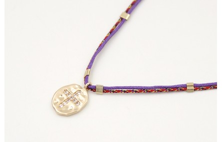 Solitario con hilo macrame morado, mitad micro dri