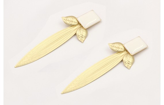 Pendientes perno rectangular esmalto blanco, colga