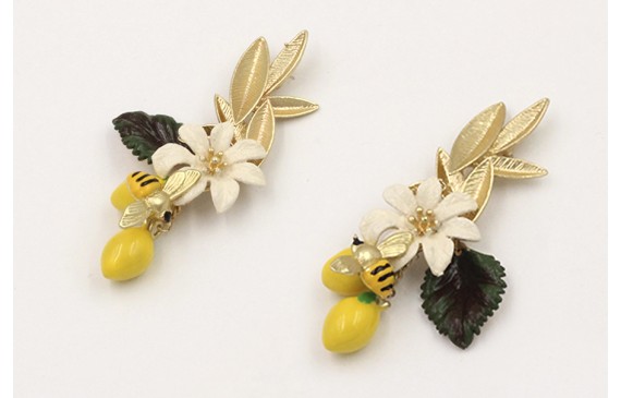 Pendientes perno conjunto hojas dorado mate colgan