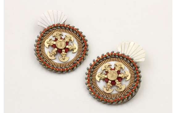 Pendientes perno concha triangular nacar colgante 