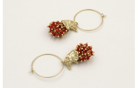 Pendientes aro dorado mate con colgante cabeza hue