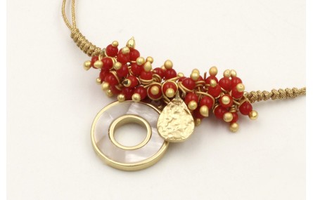 Pulsera hilo dorado palido con colgante disco dora