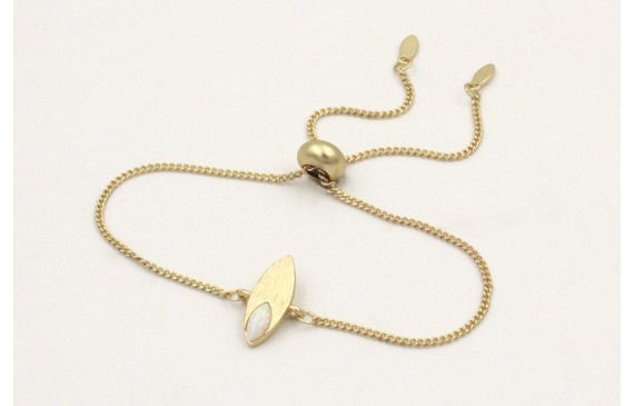 Pulsera cadena eslabón plana dorada mate con entre