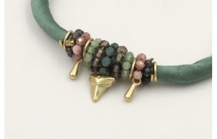 Pulsera seda rellena verde colgante lagrima y dien