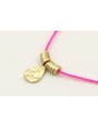 Collar hilo fucsia con colgante lamina labrada y r