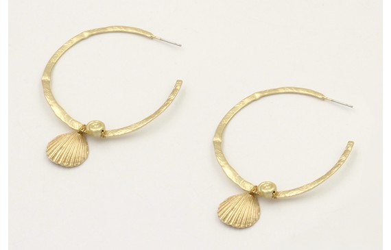 Pendientes aro aplastado con caracolillo y colgant