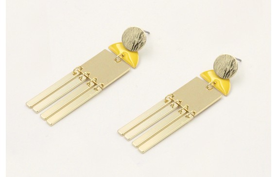 Pendientes perno disco dorado con semicirculo esma