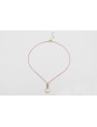 Collar hilo color rosa con nudo macramé dorado pal