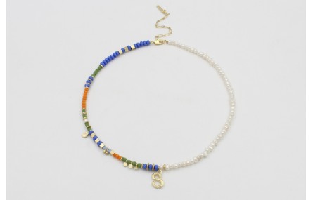 Collar con facetadas verdes,ovnis facetados azules