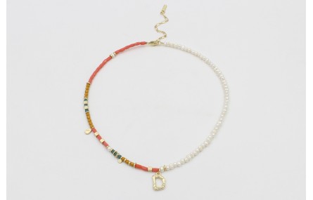 Collar con tubos facetados salmón, bolas mostazas,