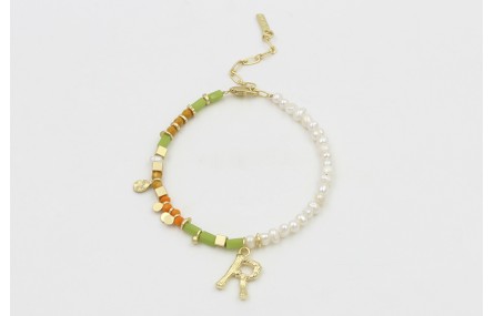 Pulsera con rectangulos facetados verdes, bolas mo