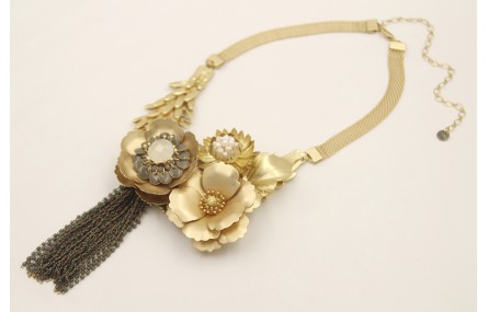 Collar cadena tira plana dorada mate con escamas,f