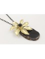 Collar cadena facetada negra con flor 7 pétalos do