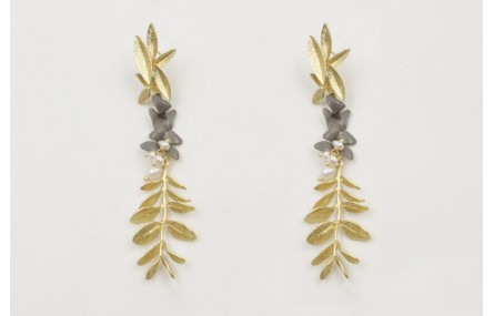 Pendiente pernops hojas con flores esmaltadas gris