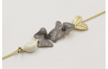 Pulsera eslabón plano dorado mate con caracol esma