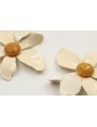 Pendinetes flor esmaltada beige con brillo mostaza