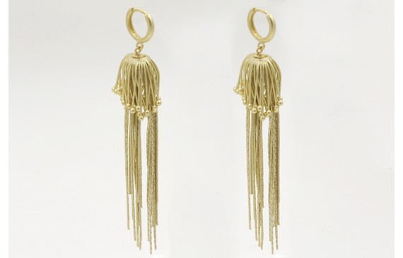 Pendientes medusa dorado mate. Largo 8cm.