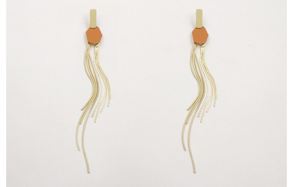 Pendientes perno listón plano dorado mate con hexá