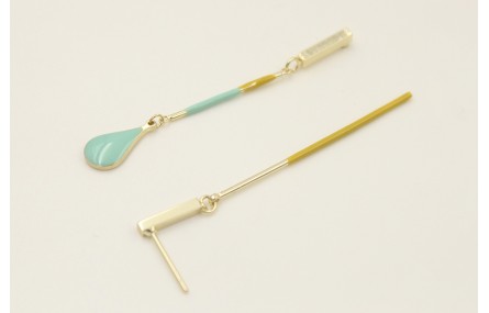 Pendientes irregulares de acero inoxidable con per