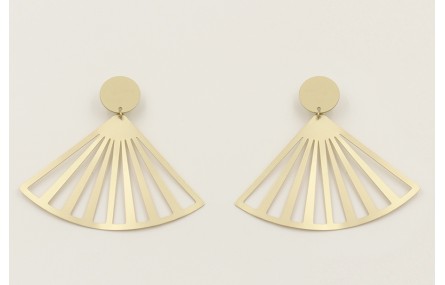 Pendiente perno disco dorado mate con lámina abani