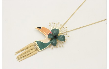 Colgante de cadena plana oro mate con tucan esmalt