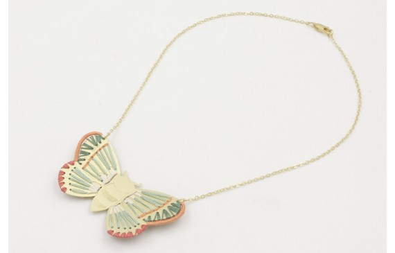 Colgante de cadena eslabón oro mate con mariposa c