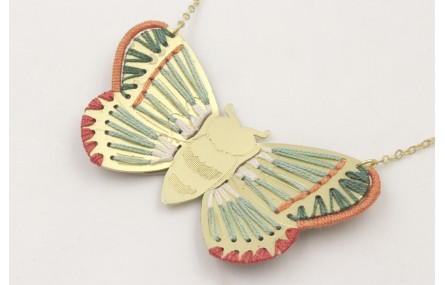 Colgante de cadena eslabón oro mate con mariposa c