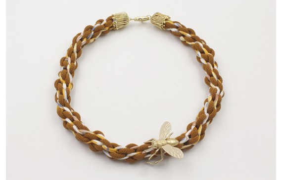 Collar cordón trenzado marrón y liberty con flores