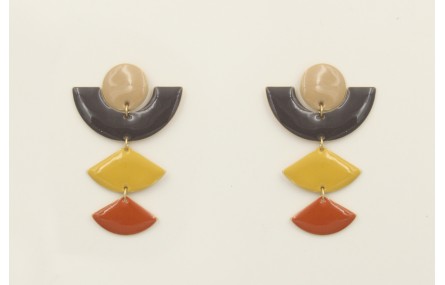 Pendientes con perno de círculo esmaltado beige y 