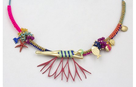 Collar rigido azul con bañista azul,rama coral ros