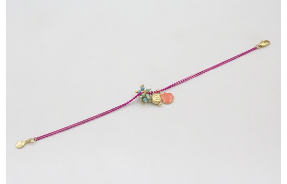 Pulsera cadena eslabón plano fucsia con colgante c