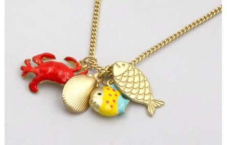 Collar cadena eslabón plano dorado mate con colgan