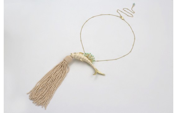 Collar cadena microbolas dorada mate con pez esmal