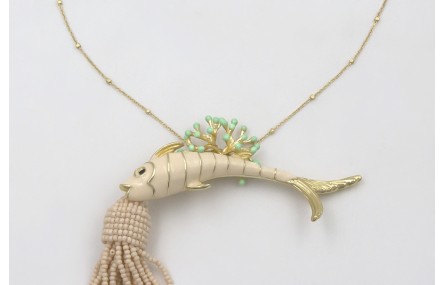 Collar cadena microbolas dorada mate con pez esmal