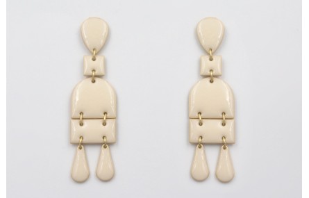 Pendientes esmlatados rosa claro con perno gotas, 