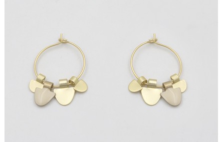 Pendientes aro pequeño dorado mate dagas cremas y 