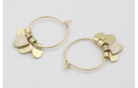 Pendientes aro pequeño dorado mate dagas cremas y 