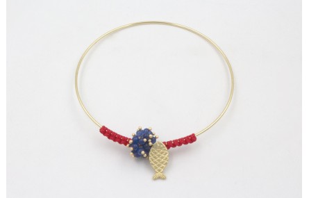 Pulsera rigida dorada brillo con nudo macramé rojo